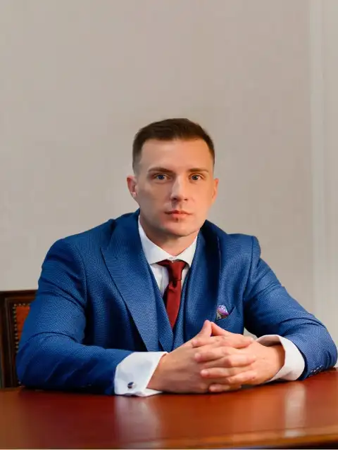 Ведущий юрист центра
